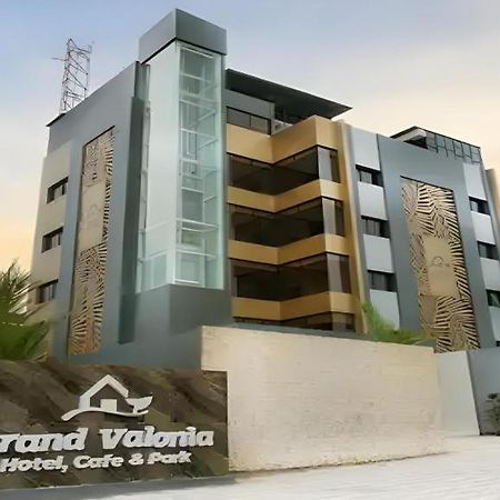 Hotel Grand Valonia Jembel Exterior foto